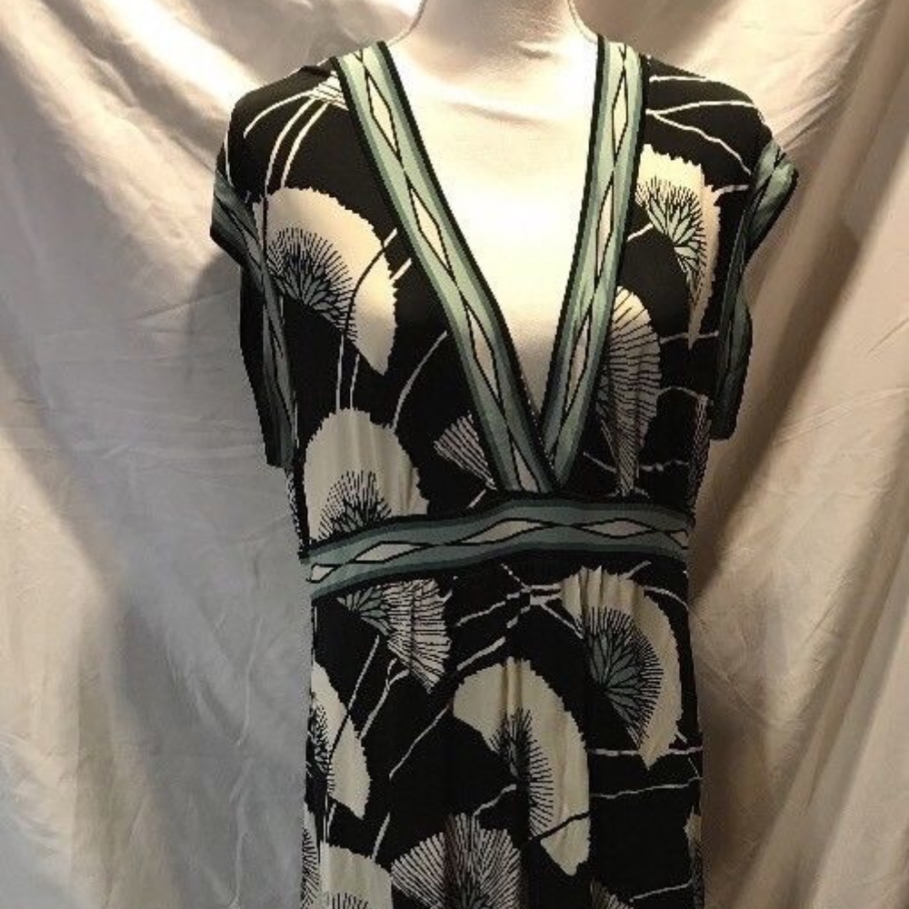 BCBG MAXAZARIA Patterned Dress Size Large